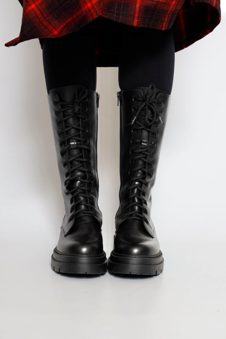 BOTA NEGRA PIEL XS14-NEGRO
