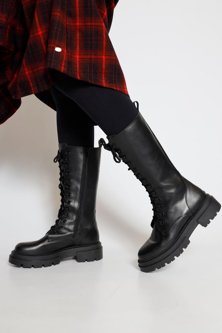 BOTA NEGRA PIEL XS14-NEGRO