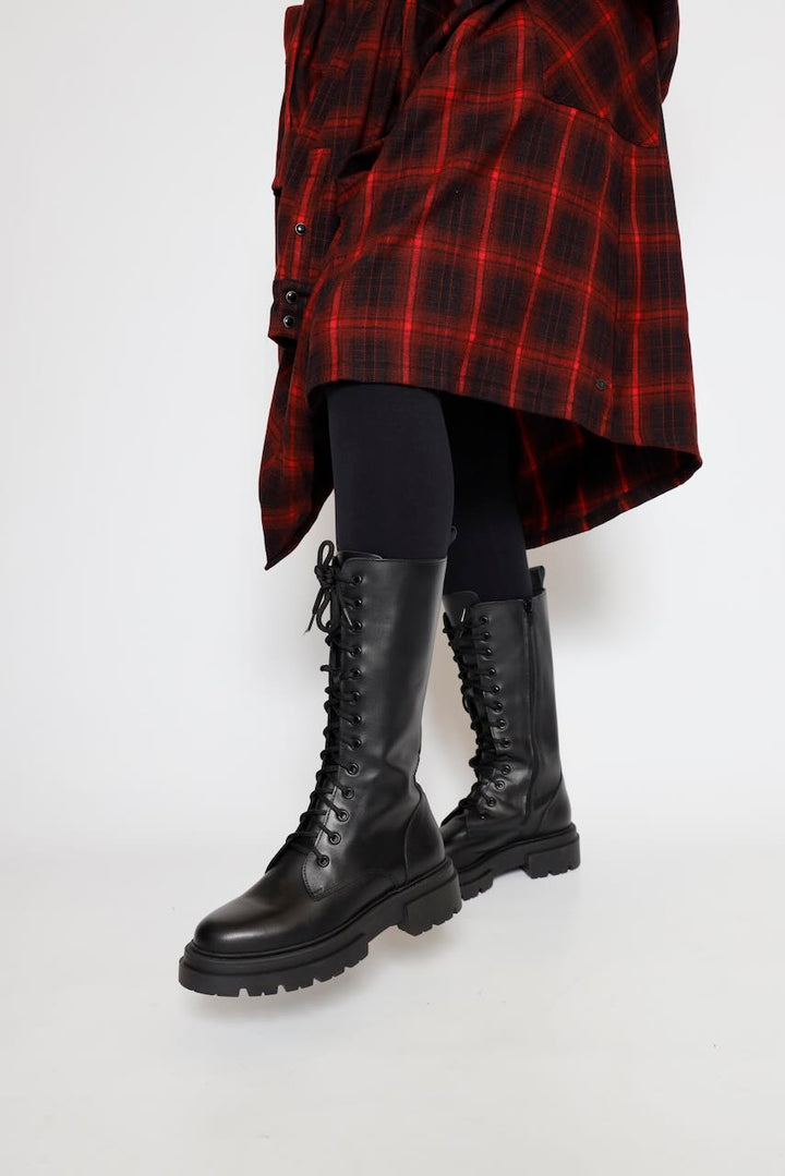 BOTA NEGRA PIEL XS14-NEGRO