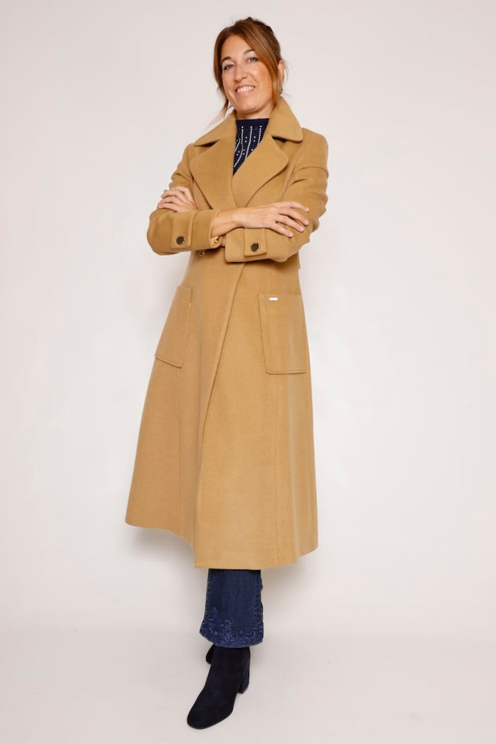 ABRIGO LARGO CAMEL CORTE REGULAR WC1009W40601