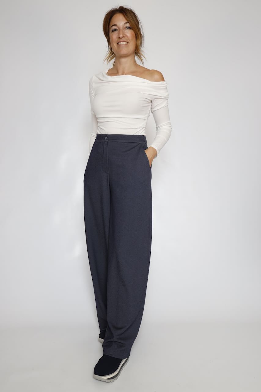 PANTALÓN ANCHO DE TALLE ALTO EN AZUL BY11242