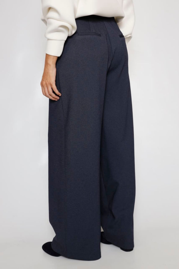 PANTALÓN ANCHO DE TALLE ALTO EN AZUL BY11242