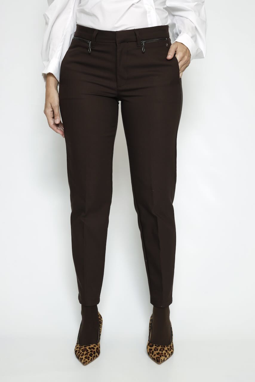 PANTALÓN CORTE ENTALLADO MARRÓN WILLOW POLYNEO