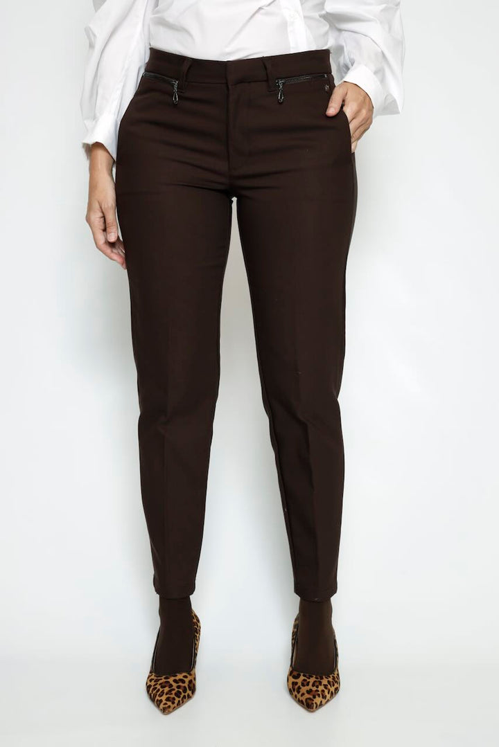PANTALÓN CORTE ENTALLADO MARRÓN WILLOW POLYNEO