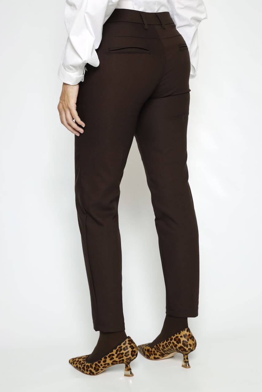 PANTALÓN CORTE ENTALLADO MARRÓN WILLOW POLYNEO