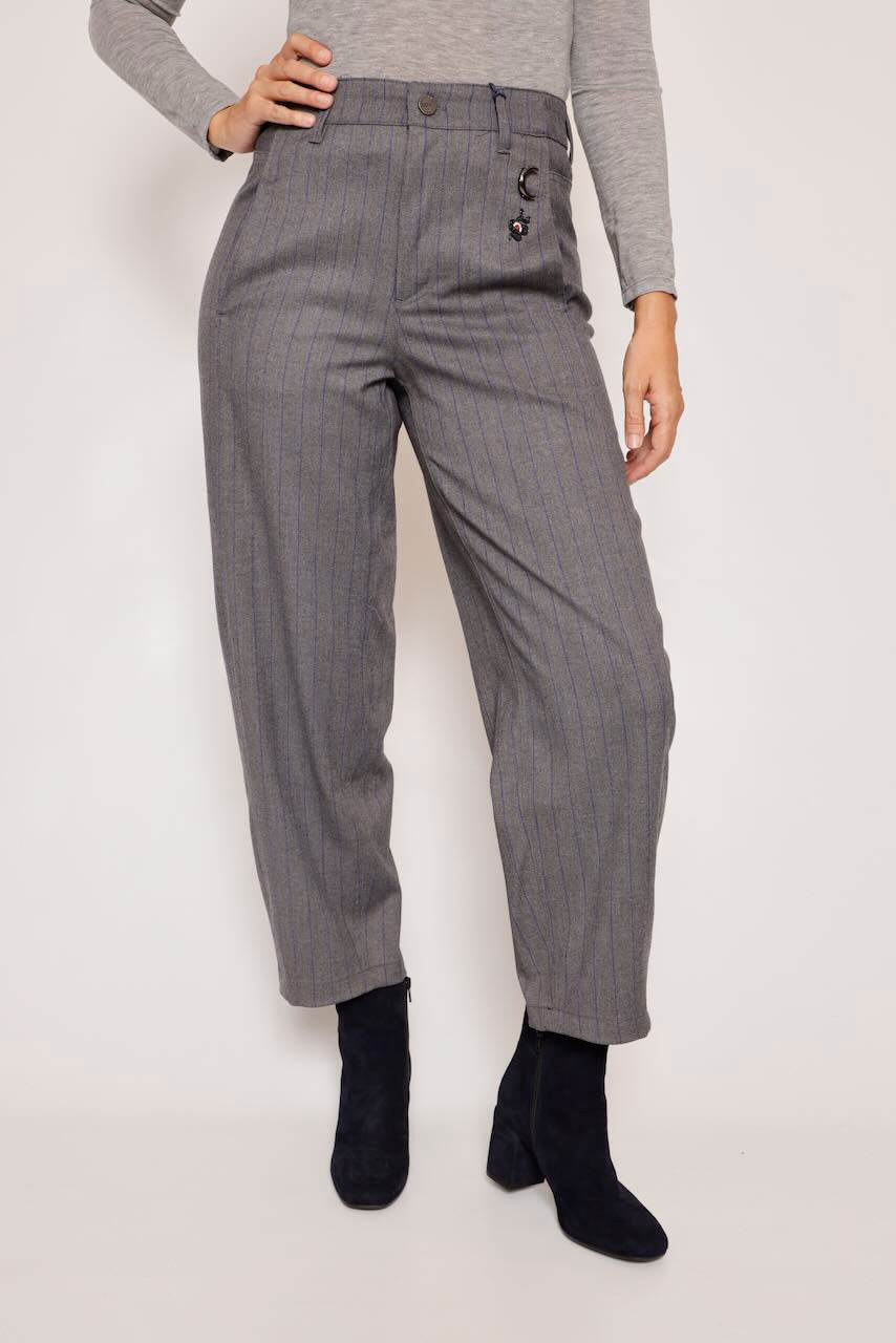 PANTALÓN BARREL GRIS ROSALIA LAMOROZO