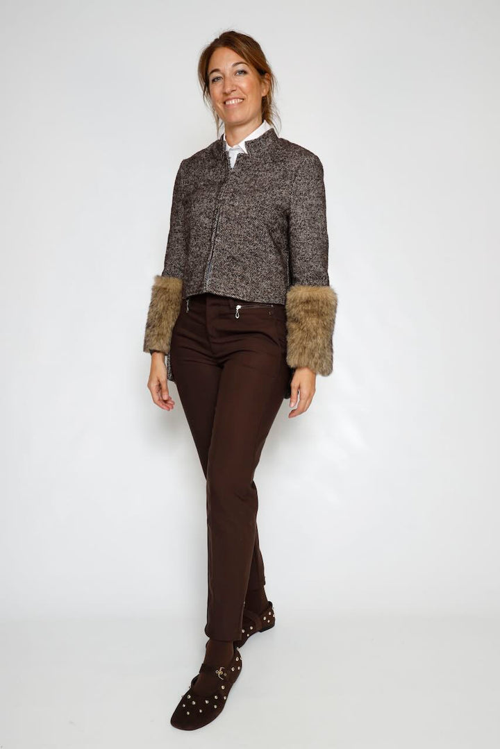 PANTALÓN CORTE ENTALLADO MARRÓN WILLOW POLYNEO