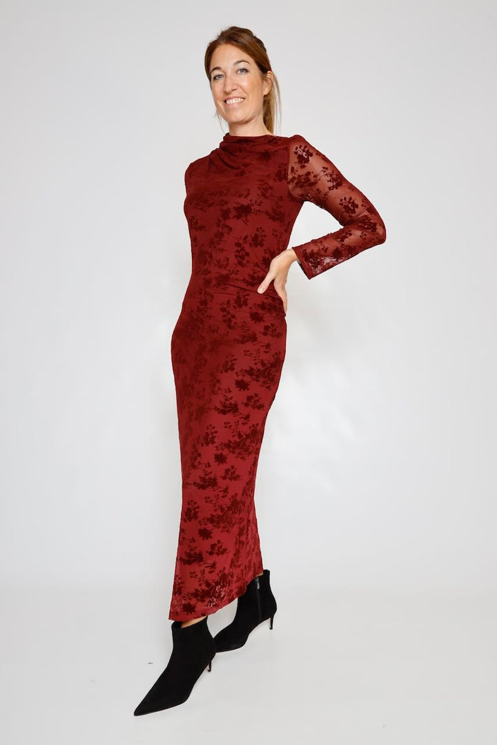 VESTIDO BURDEOS LARGO DRAPEADO AFFFMDJ