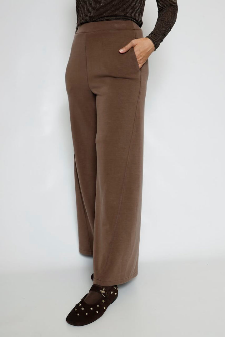 PANTALON ANCHO MARRON BY11248