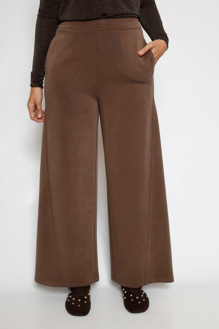 PANTALON ANCHO MARRON BY11248