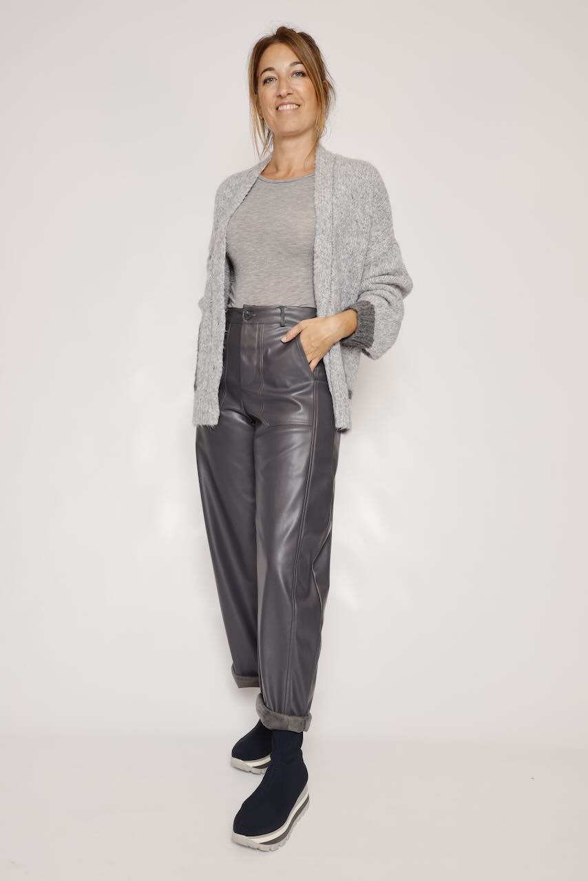 PANTALÓN ECOPIEL GRIS PP431T10