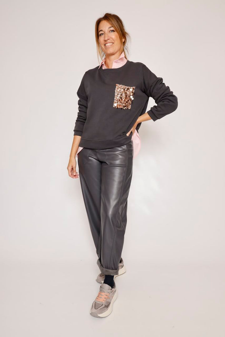 PANTALÓN ECOPIEL GRIS PP431T10