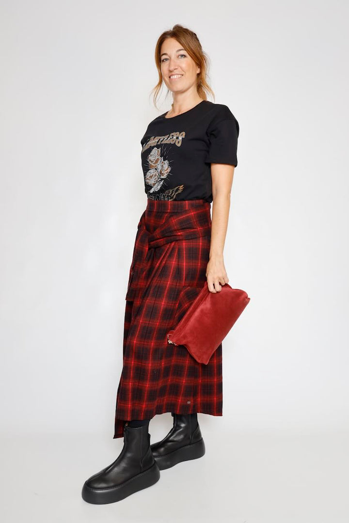 FALDA ASIMÉTRICA CUADROS NEGRO Y ROJO JEZZIE CHECKS
