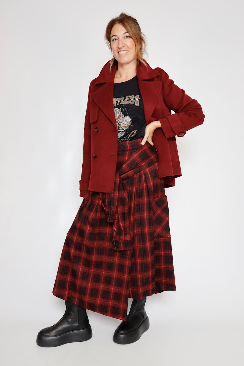FALDA ASIMÉTRICA CUADROS NEGRO Y ROJO JEZZIE CHECKS