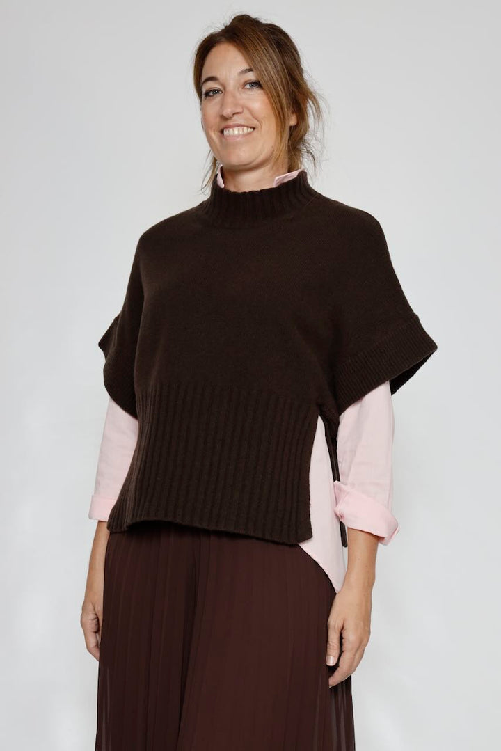 JERSEY CHALECO DE PUNTO MARRÓN CHOCOLATE BY11062
