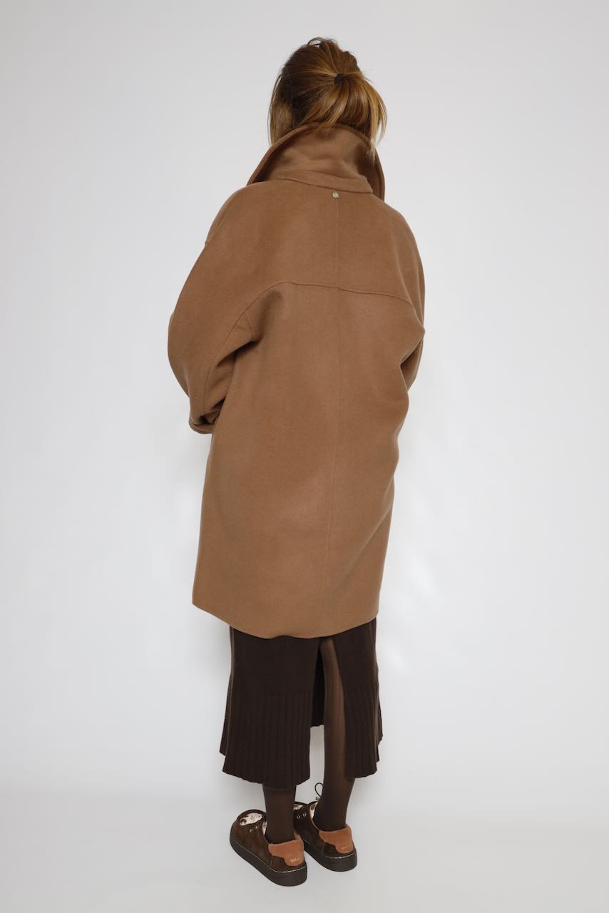 ABRIGO DOBLE ABOTONADURA CAMEL GEZA.7002612