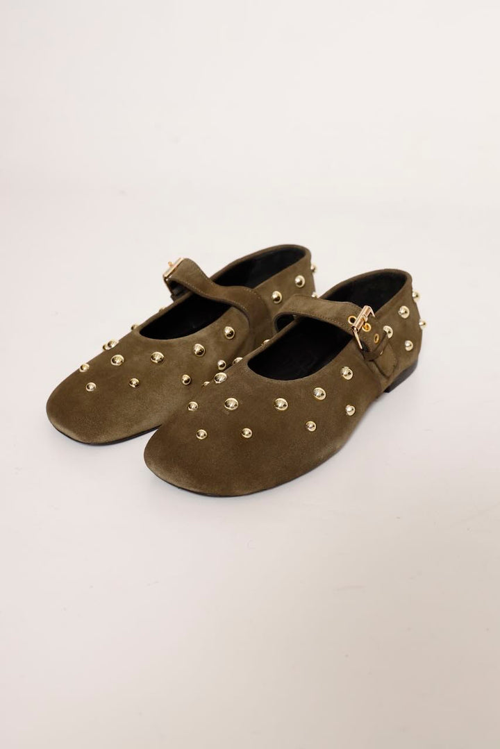 BAILARINA KAKI DE ANTE CON TACHUELAS 2712