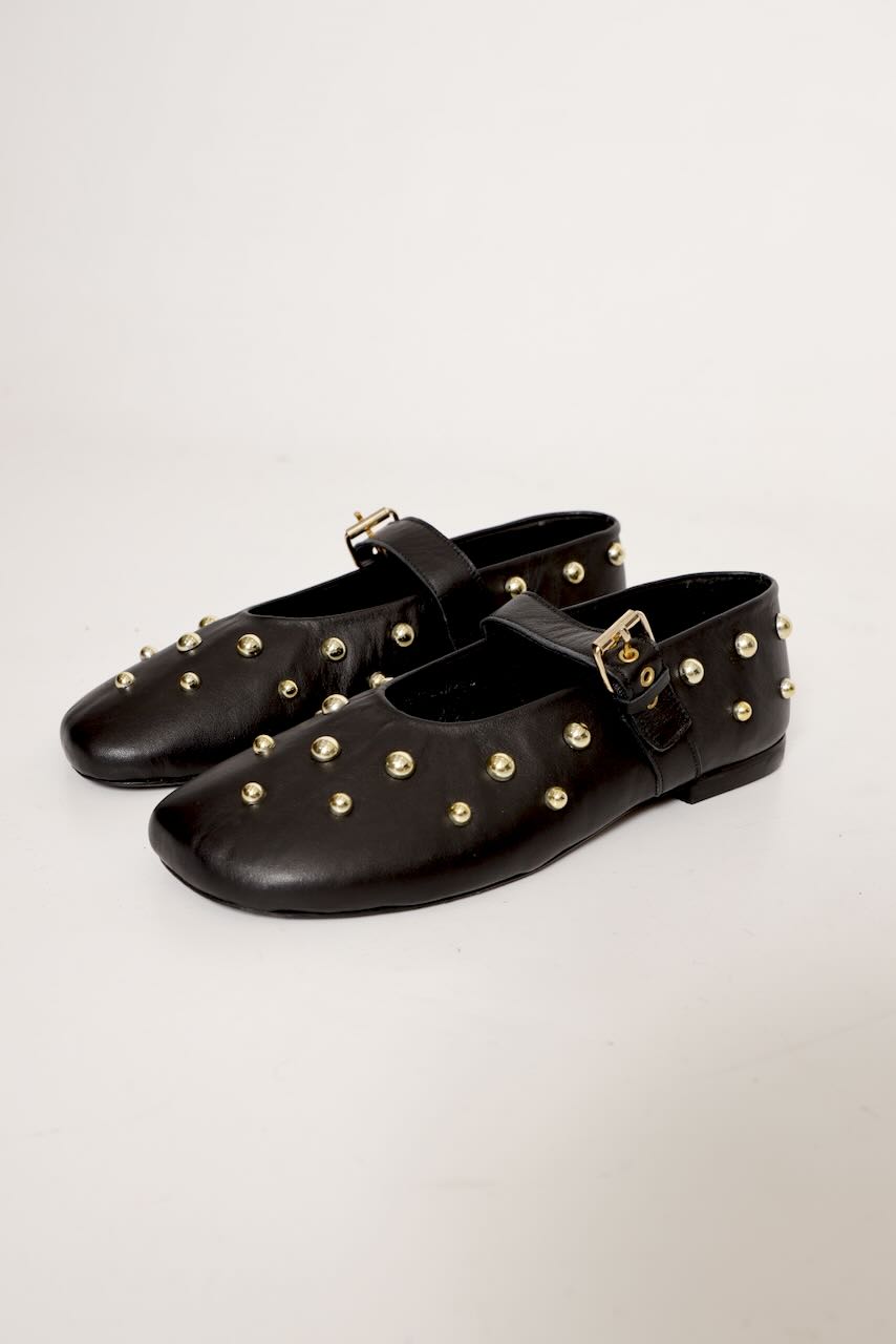 BAILARINA  NEGRA CON TACHUELAS 2712