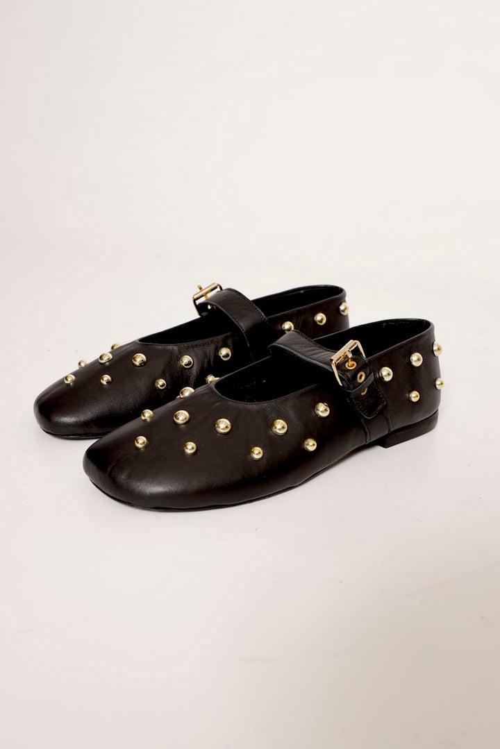 BAILARINA  NEGRA CON TACHUELAS 2712