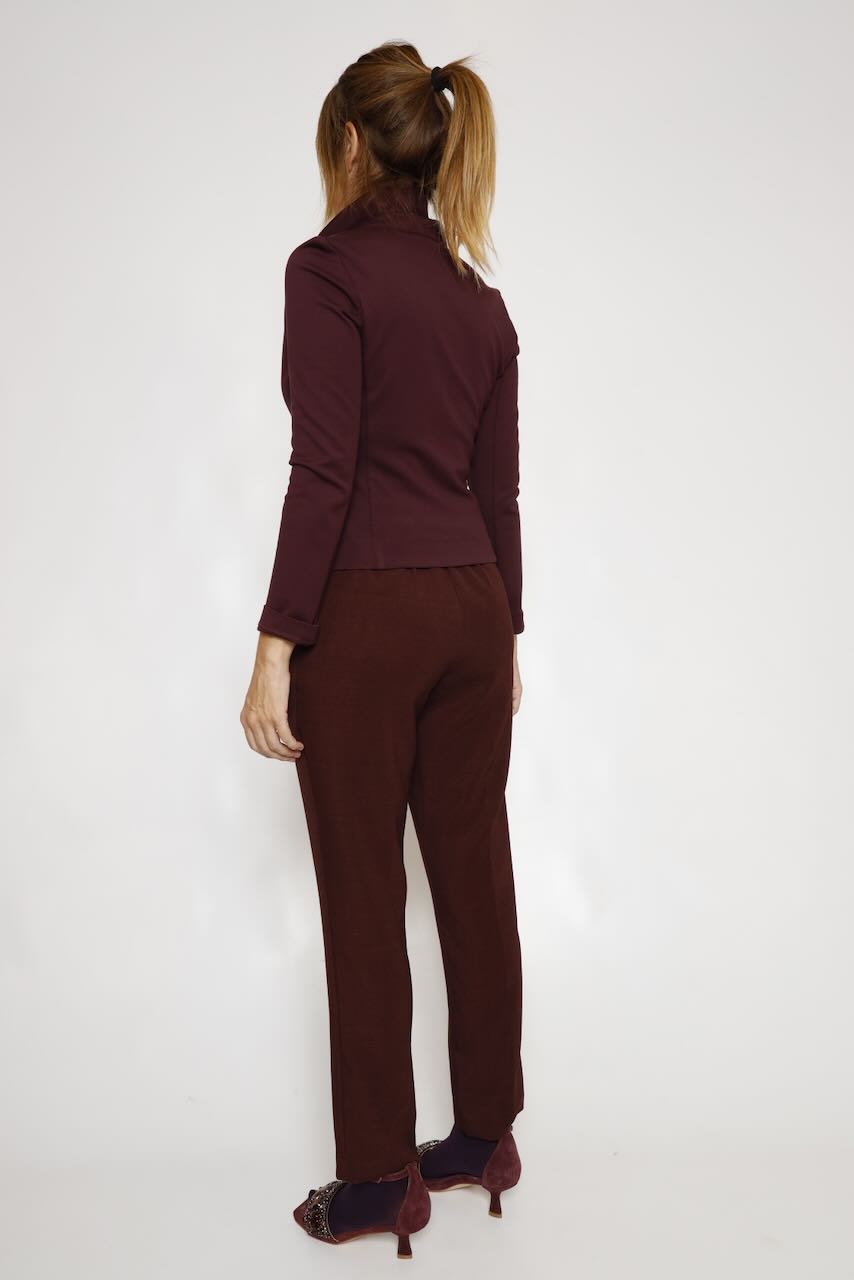 PANTALÓN RECTO GRANATE A26ES202