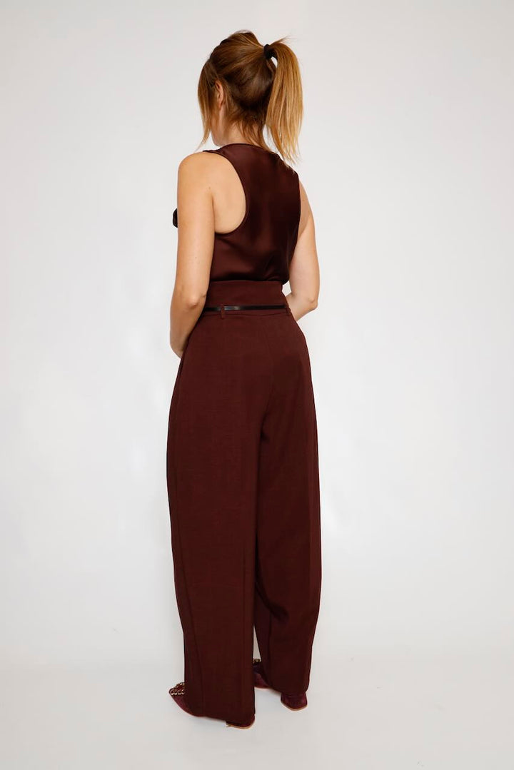 PANTALÓN TIRO ALTO GRANATE A26ES201