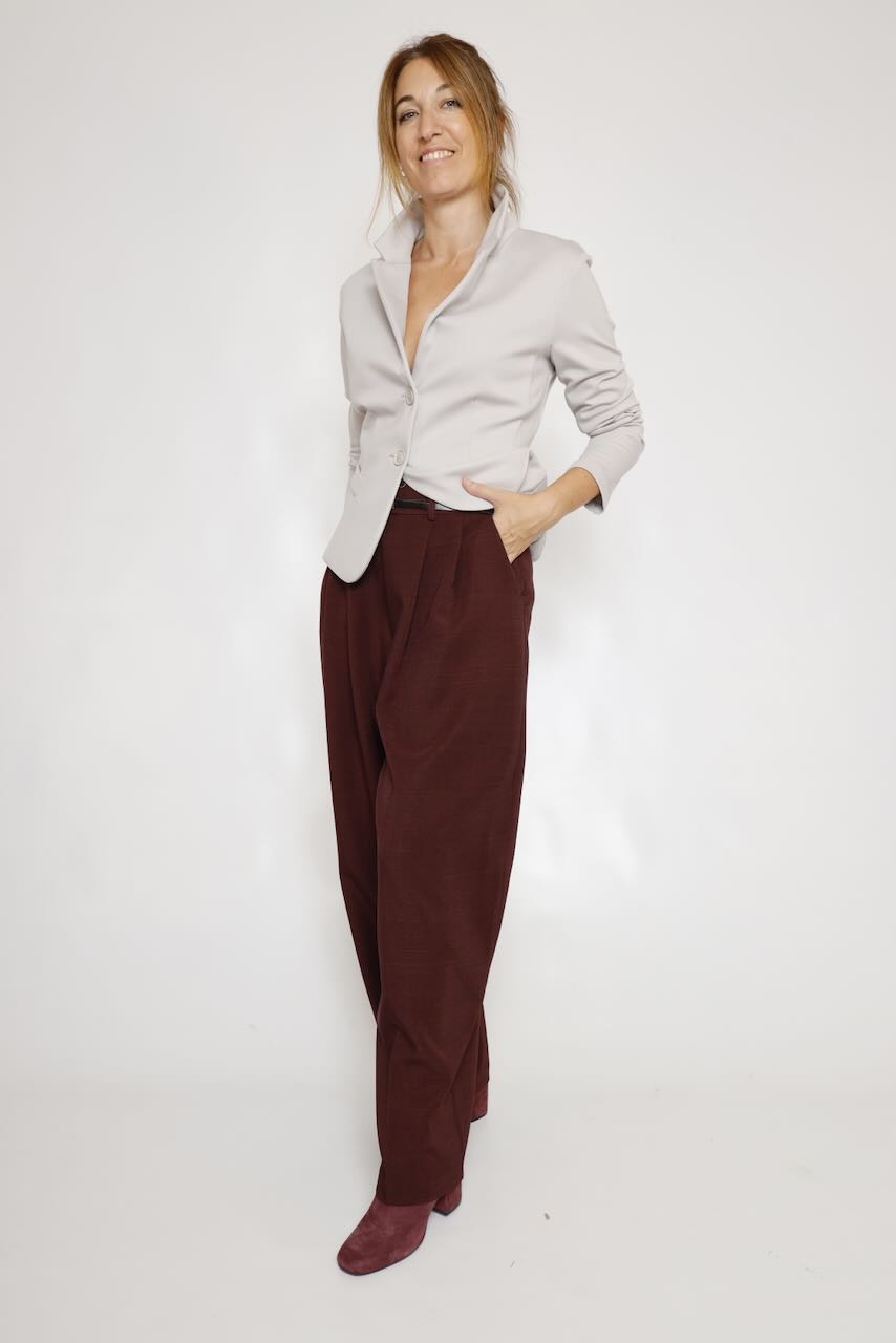 PANTALÓN TIRO ALTO GRANATE A26ES201