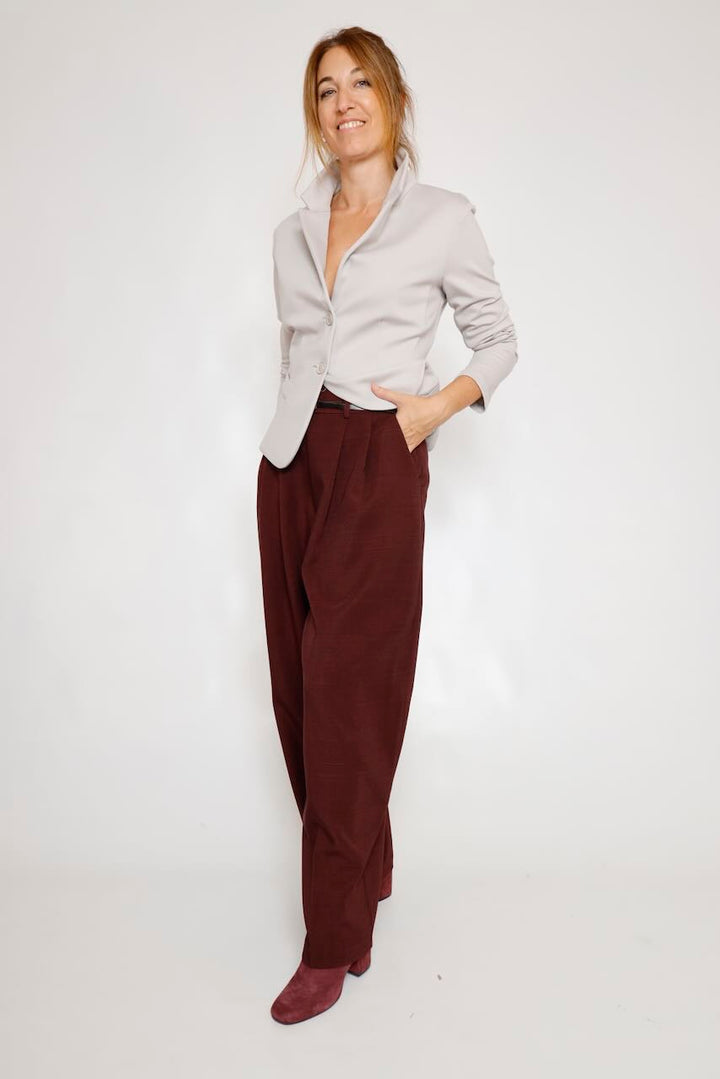 PANTALÓN TIRO ALTO GRANATE A26ES201