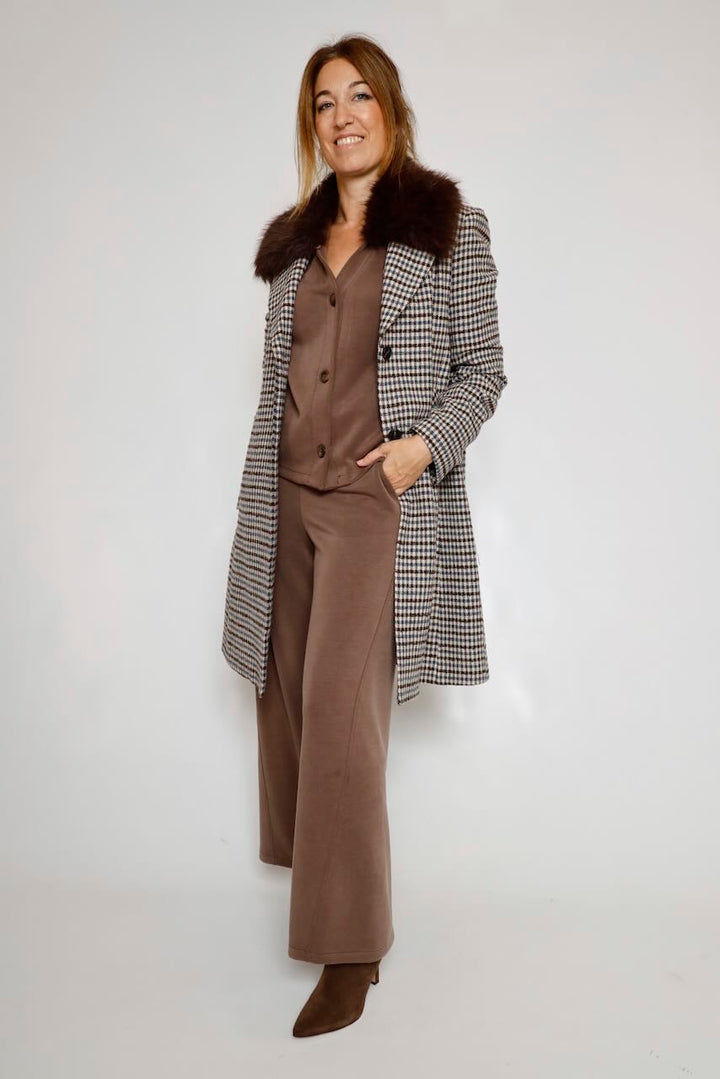 CHAQUETA CORTA MARRÓN BY11245