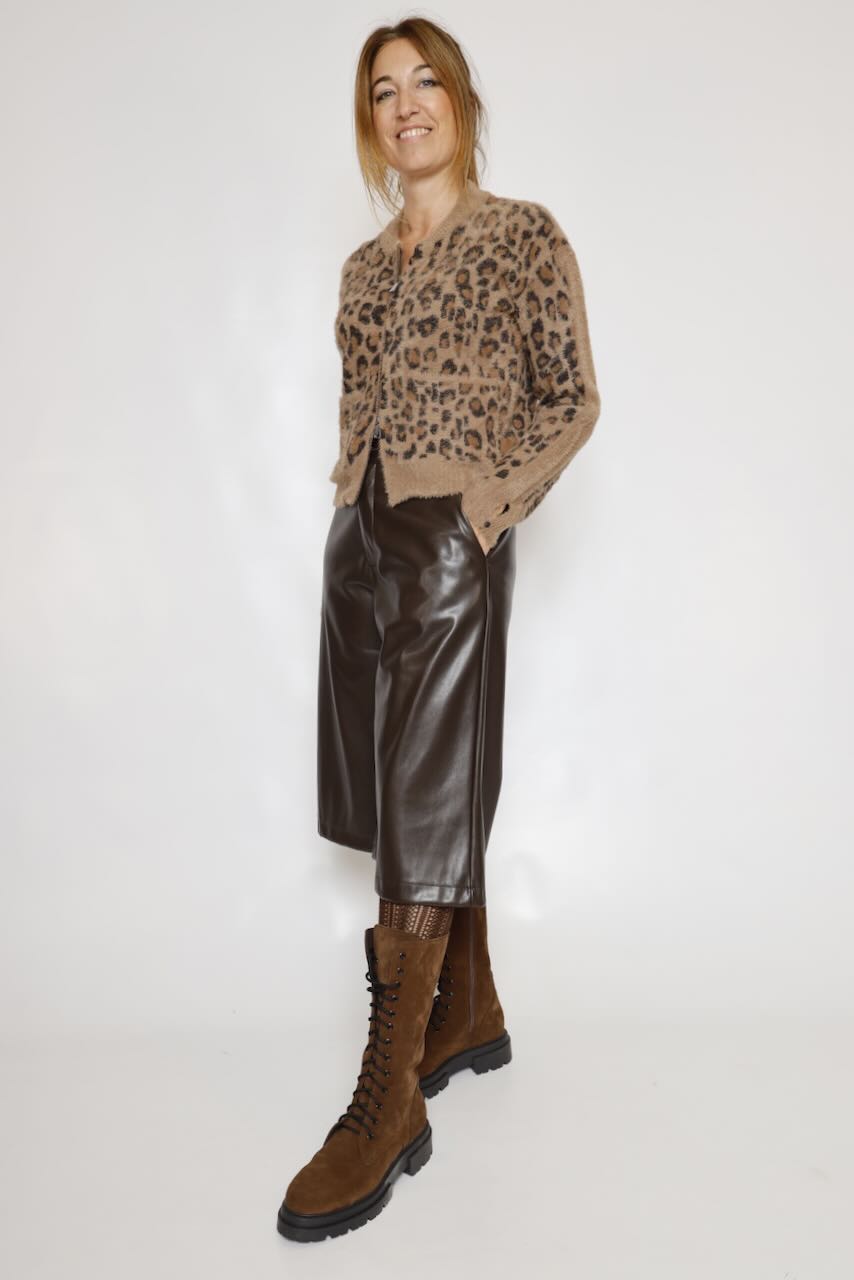 PANTALON MARRóN EFECTO PIEL A26DD231