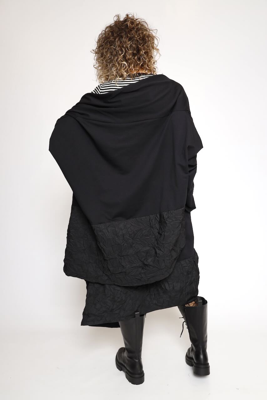 CHAQUETA OVERSIZE NEGRA J.AURELIUS
