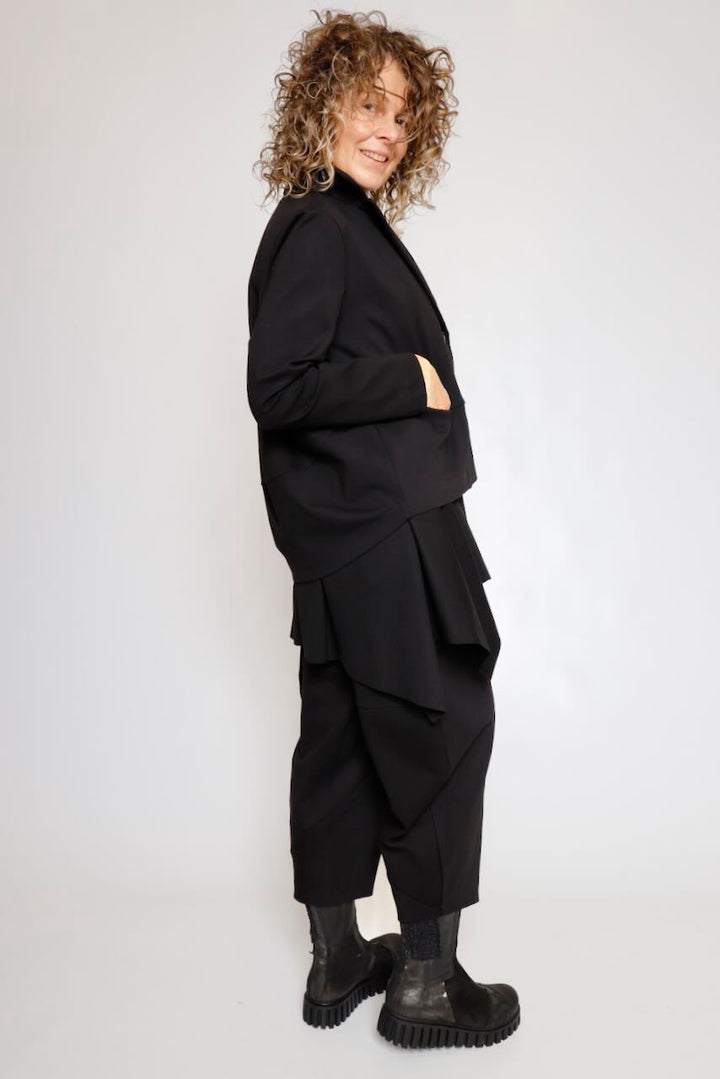 CHAQUETA NEGRA A6YM1718