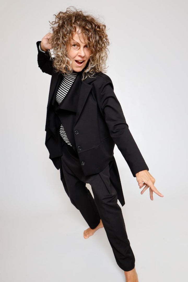 CHALECO ASIMÉTRICO NEGRO A6YM1717