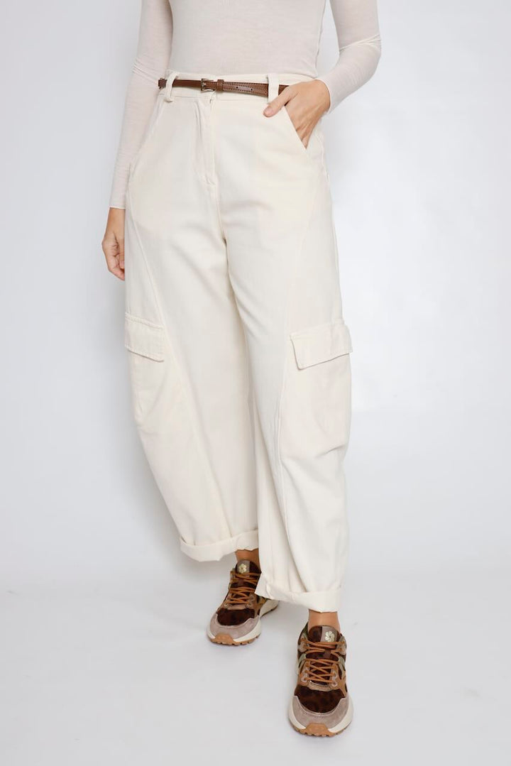 PANTALÓN CARGO LATTE A26AP202