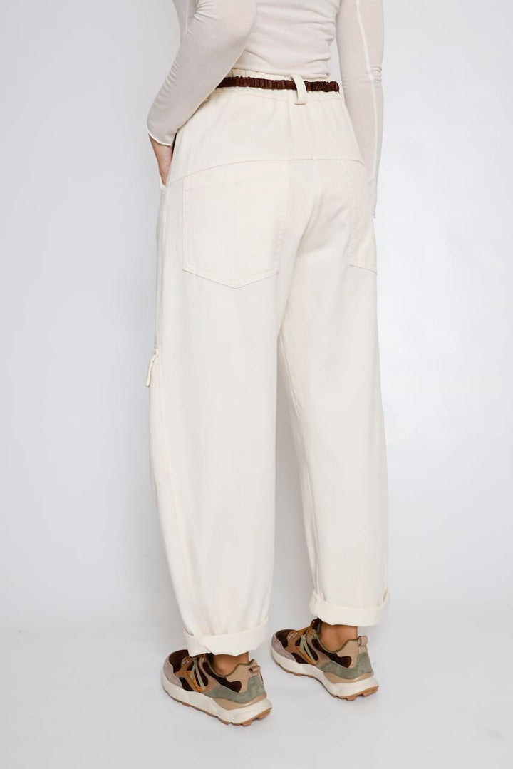 PANTALÓN CARGO LATTE A26AP202
