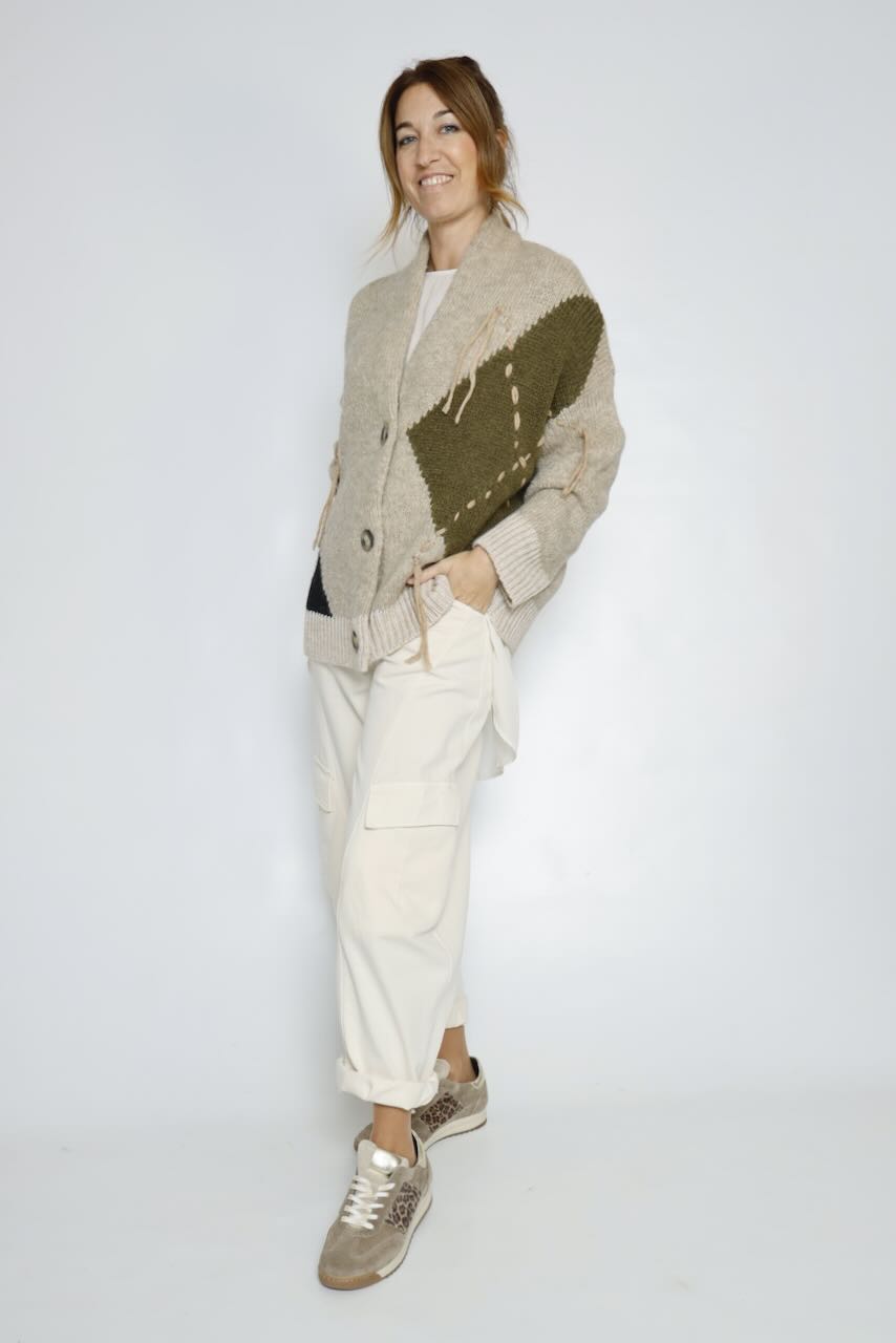 CHAQUETA PUNTO BEIGE/VERDE/NEGRO MILITAR OVERSIZE ROMBOS A26LT505