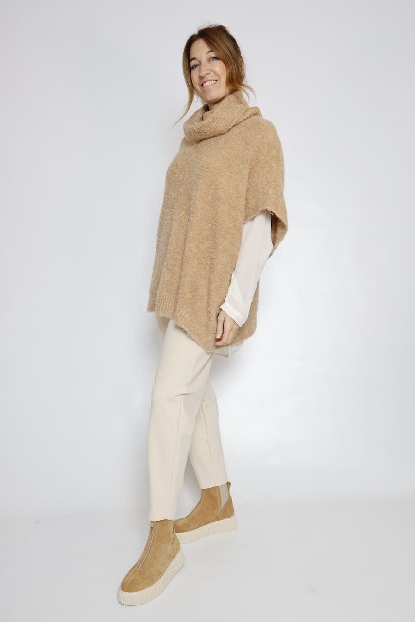 JERSEY CAMEL SIN MANGAS LIROY