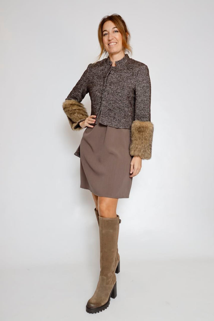 BOTA ALTA TAUPE CON TACÓN I04