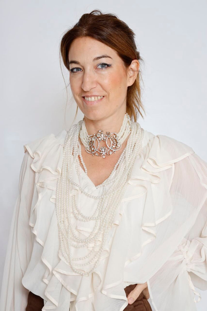 COLLAR PERLAS Y BROCHE CORTO A26CL205GL