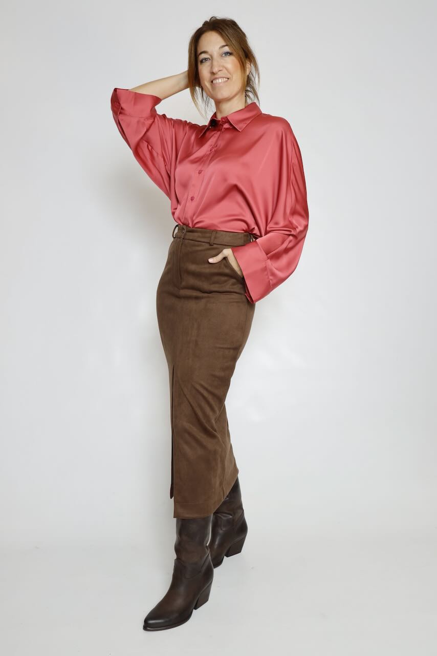 CAMISA HOLGADA CON PUÑOS ANCHOS Y CUELLO CLÁSICO CPE3MDG