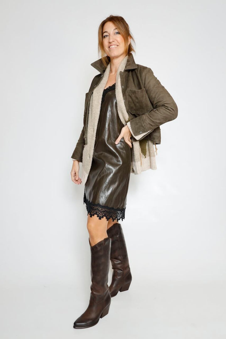 VESTIDO LENCERO MARRON ECOPIEL A26DL701