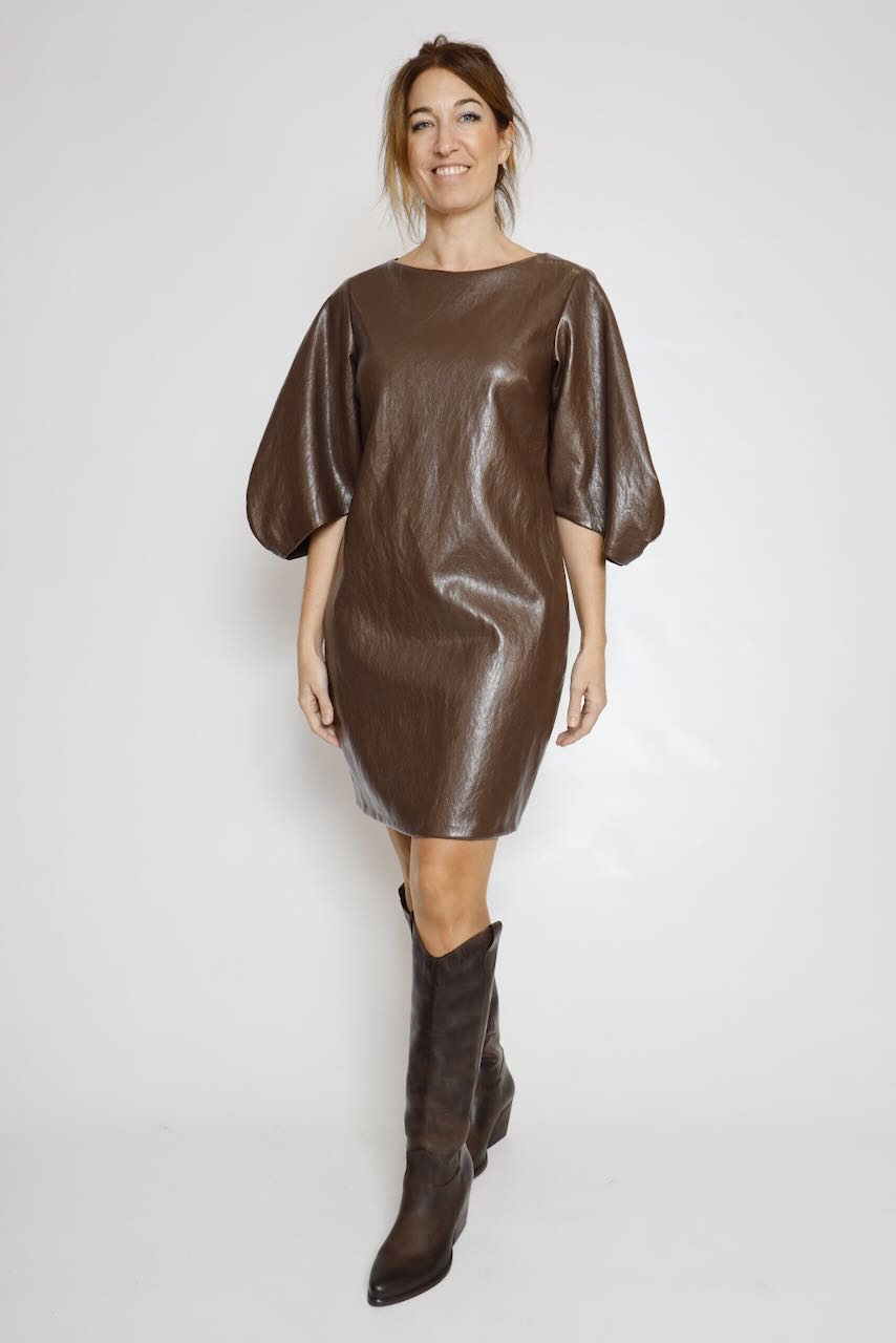 VESTIDO EFECTO PIEL MARRÓN  A26ES719