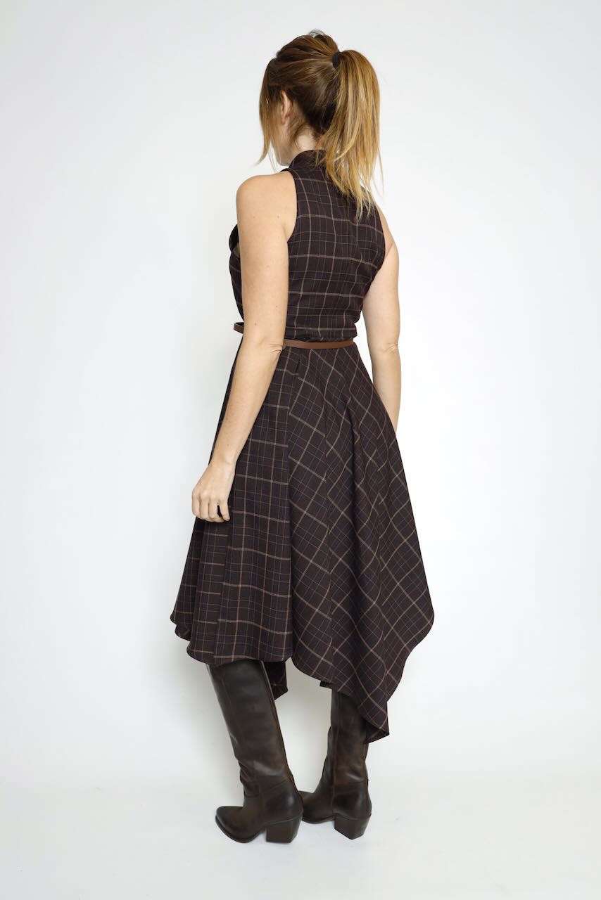 VESTIDO MARRON CUADROS ASIMETRICO CON CINTURON A26ES708