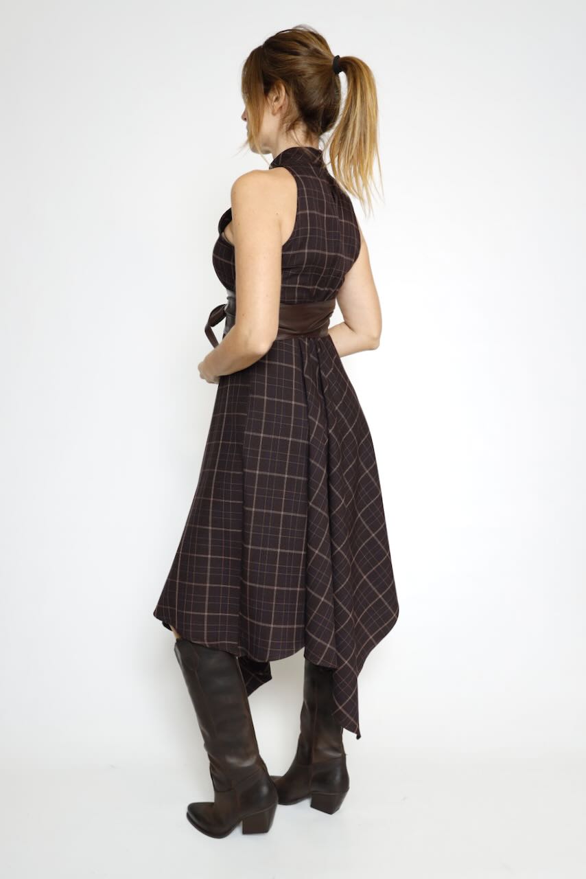 VESTIDO MARRON CUADROS ASIMETRICO CON CINTURON A26ES708