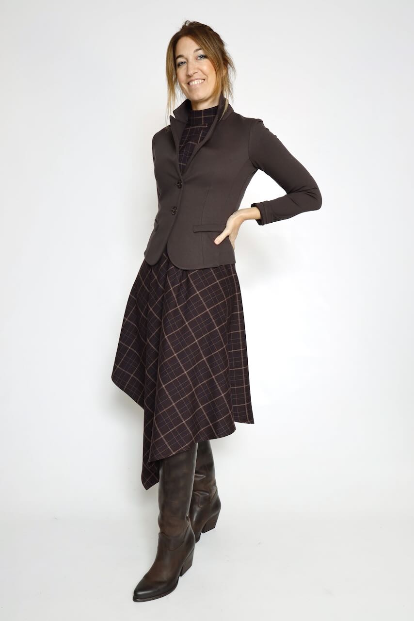 VESTIDO MARRON CUADROS ASIMETRICO CON CINTURON A26ES708