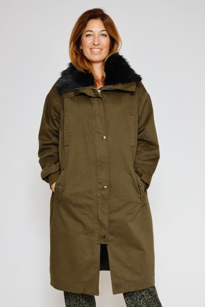 ABRIGO A25CA601-MILITAR