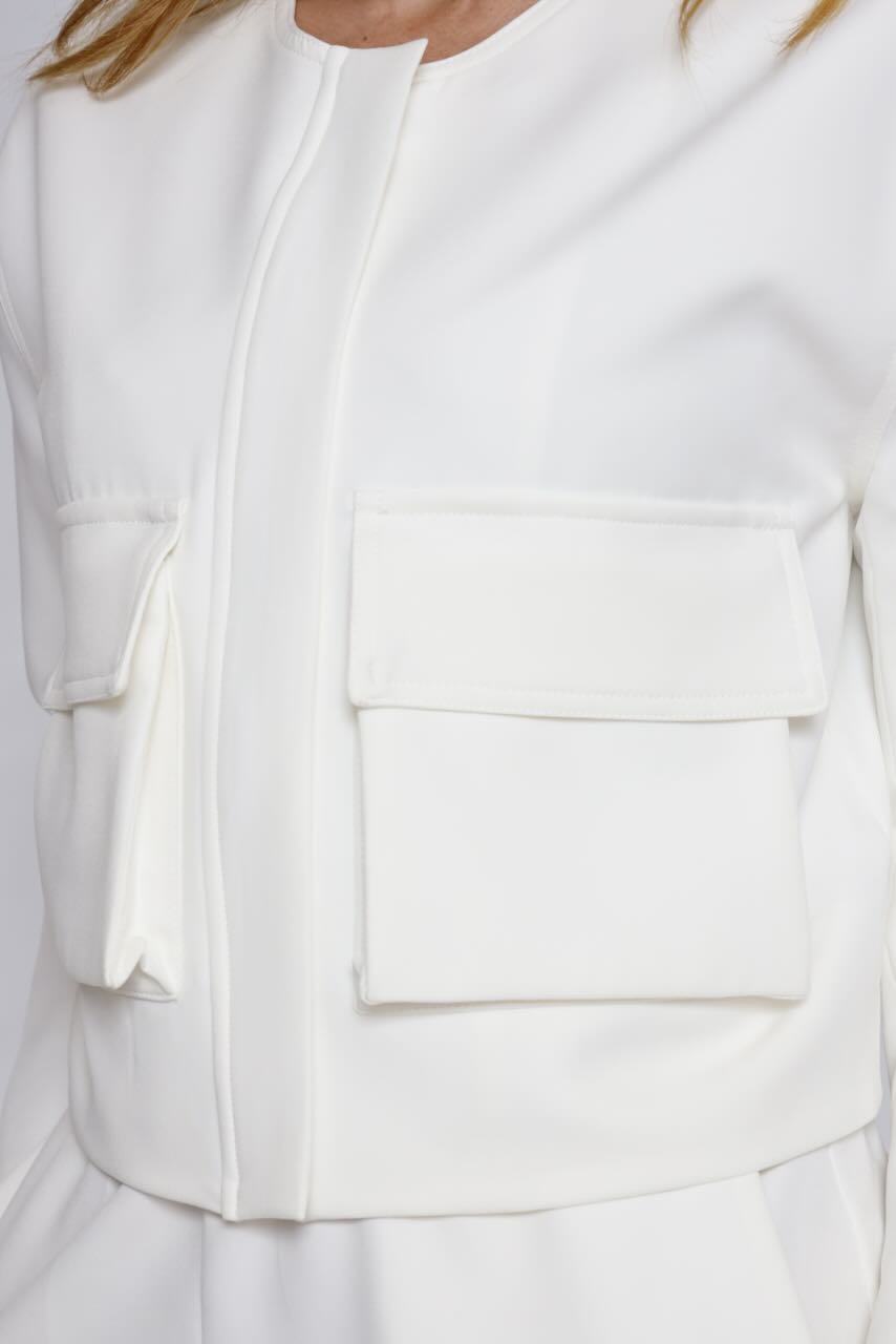 Chaqueta corta con bolsillos 54-1020-BLANCO