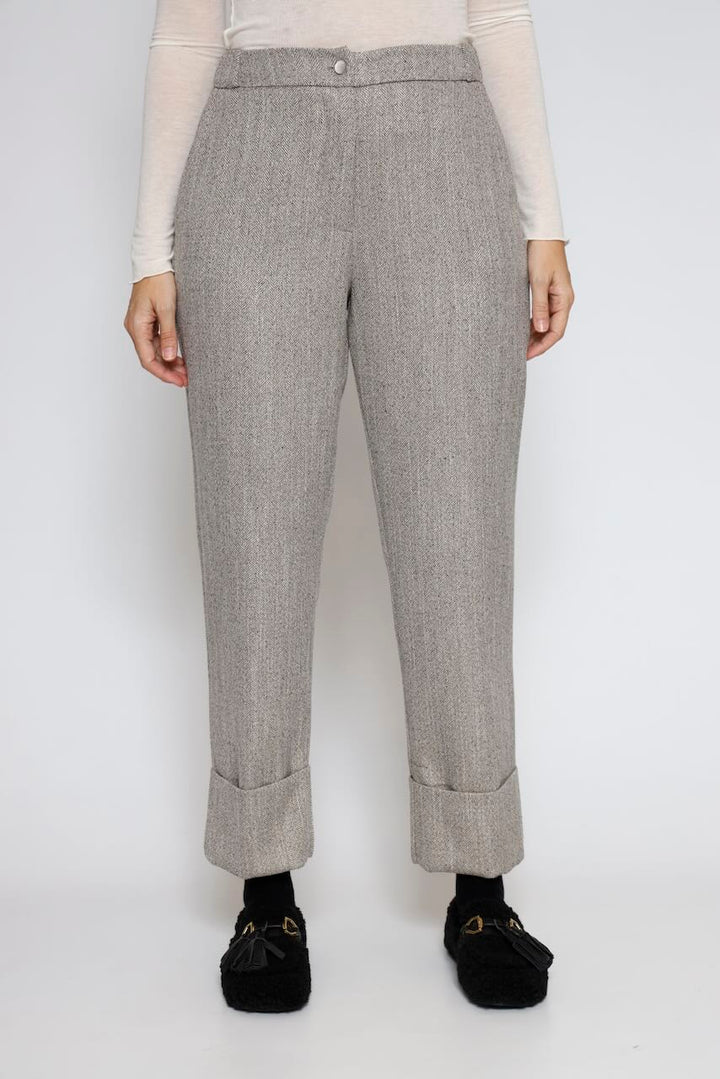 Pantalones de espiga con dobladillo 54-5017-GRIS