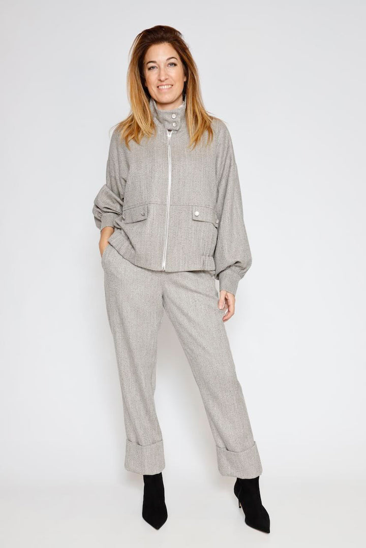 Pantalones de espiga con dobladillo 54-5017-GRIS