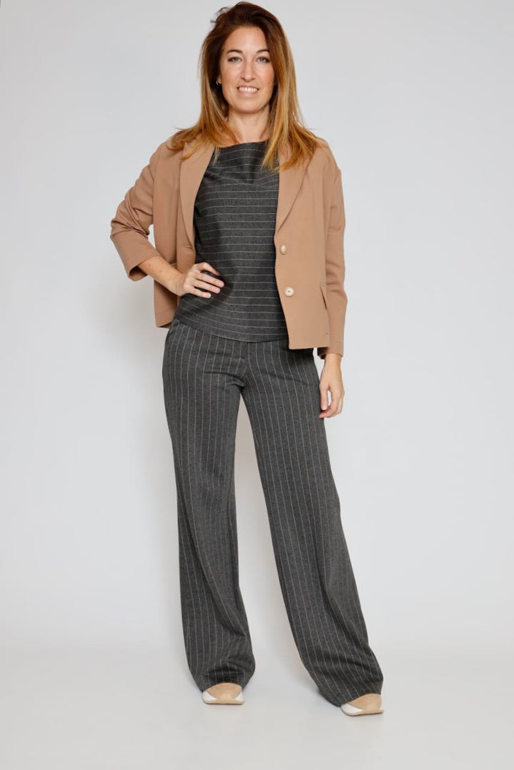 Blusa de rayas con escote barco 54-2140-CAMEL/GRIS