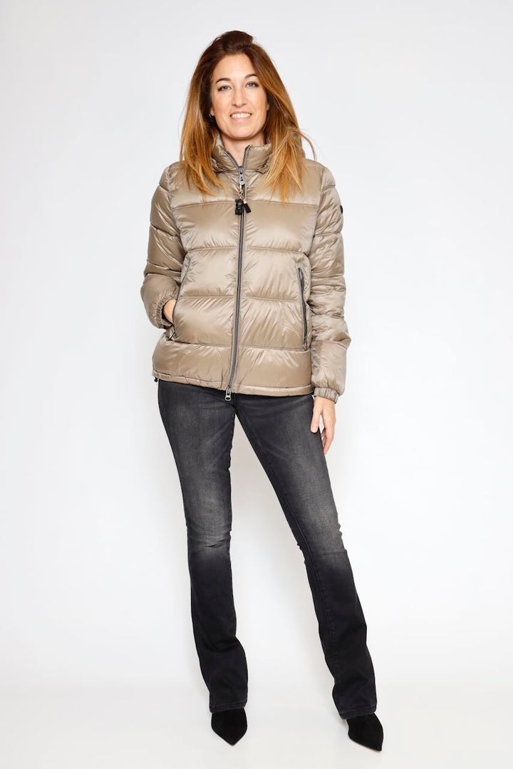 CHAQUETA ACOLCHADA M49491-BEIGE
